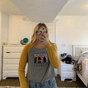 F.R.I.E.N.D.S long sleeve crop top